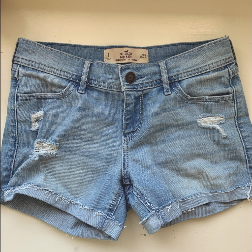 Hollister Midi 4” Inseam Distressed Jean Shorts